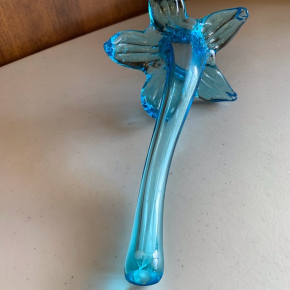 Aqua Blue Hand Blown Pulled Glass Epergne Flower Horn Vase - Picture 6 of 6